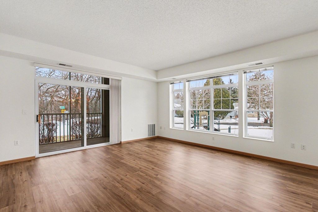 Photo of 935 Ferndale Street N #116, Maplewood, MN 55119 (MLS # 7014140)