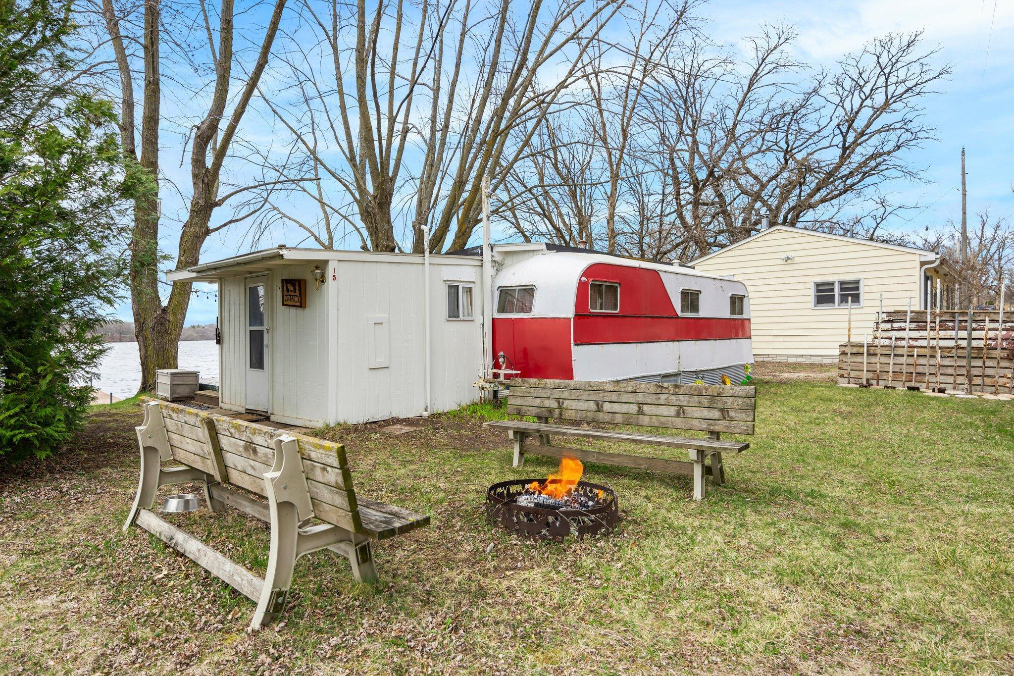 6000 Fairbanks Path 15