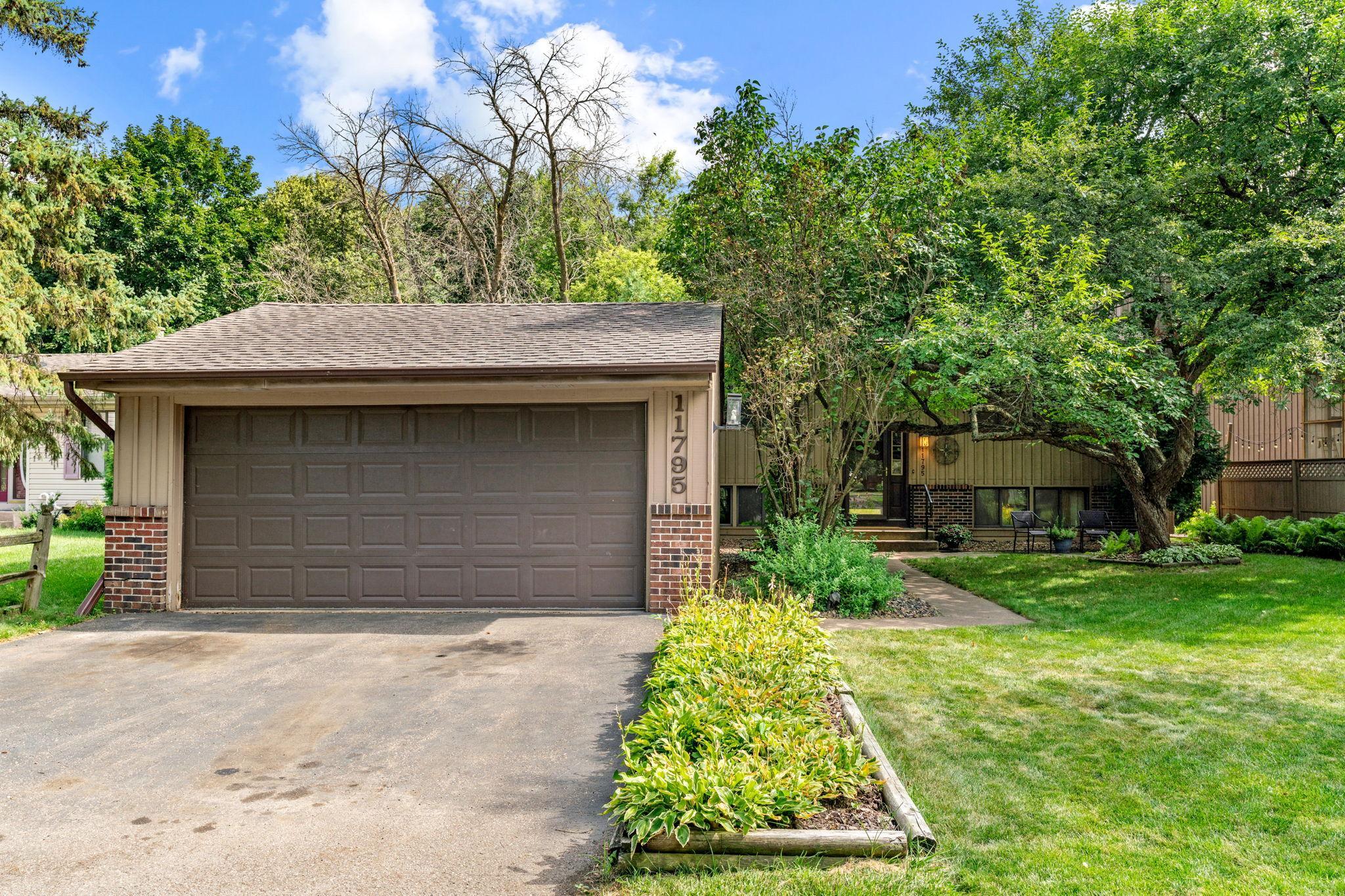 11795 Red Fox Drive