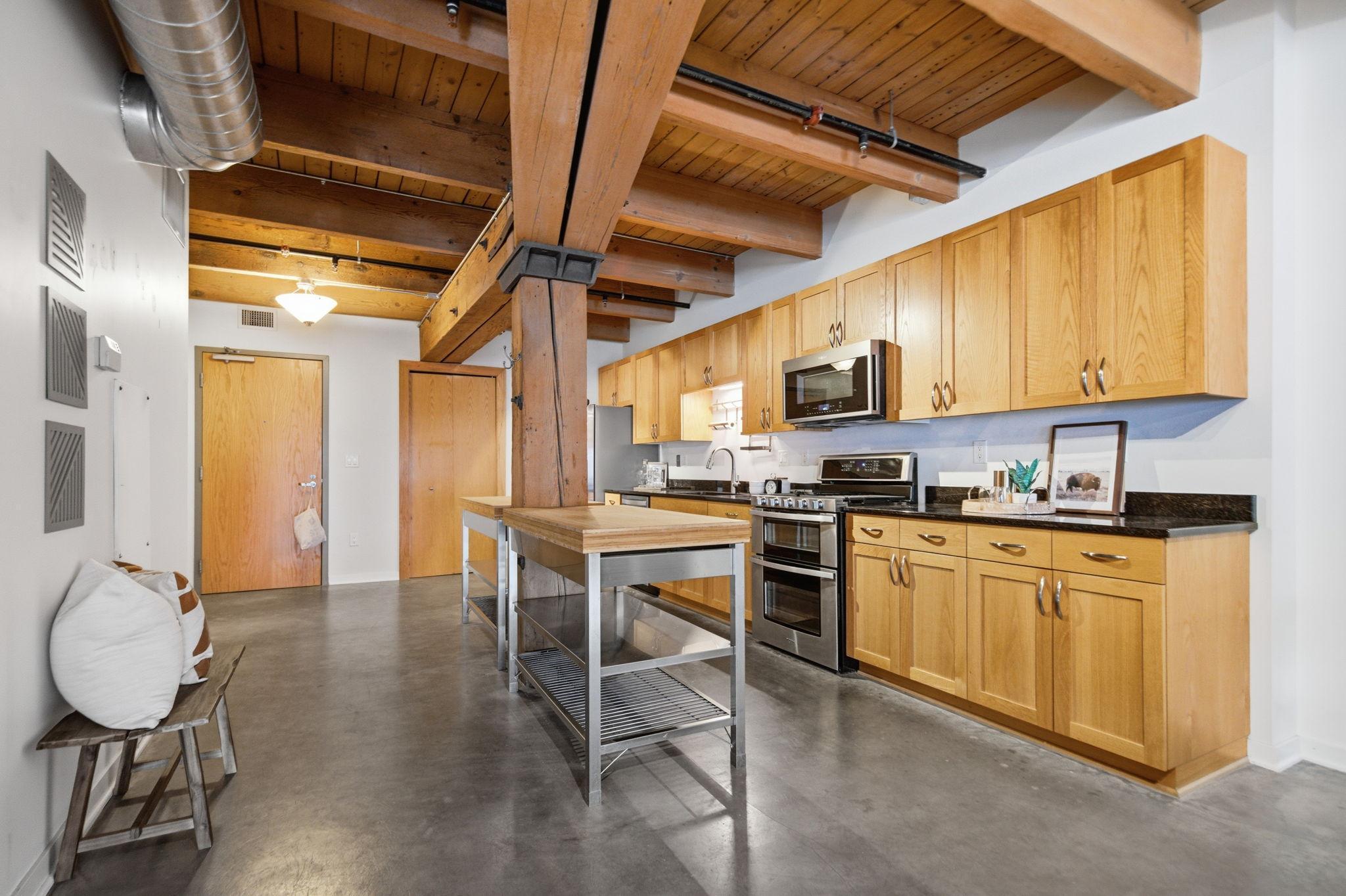 404 Washington Avenue N 304