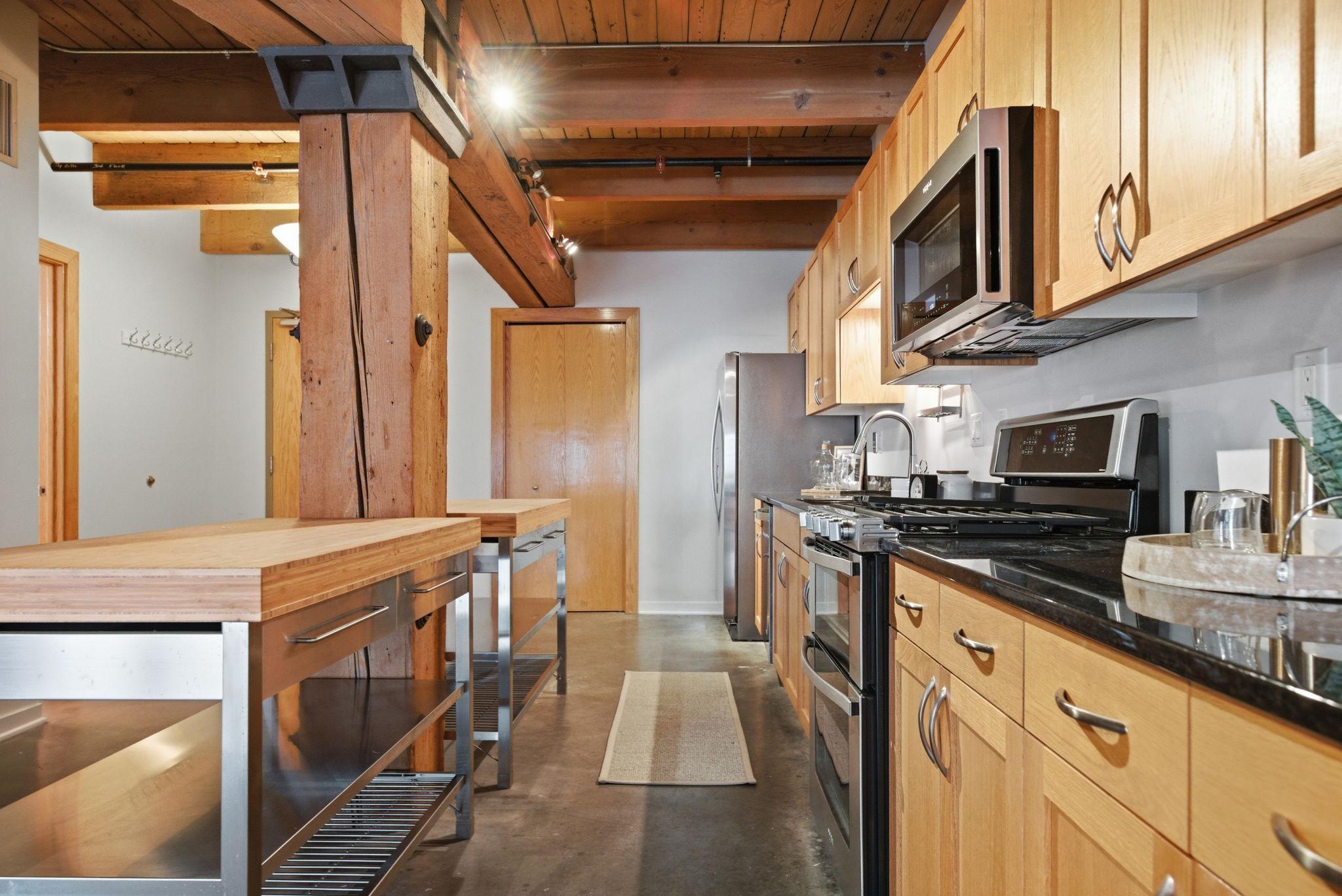 404 Washington Avenue N 304