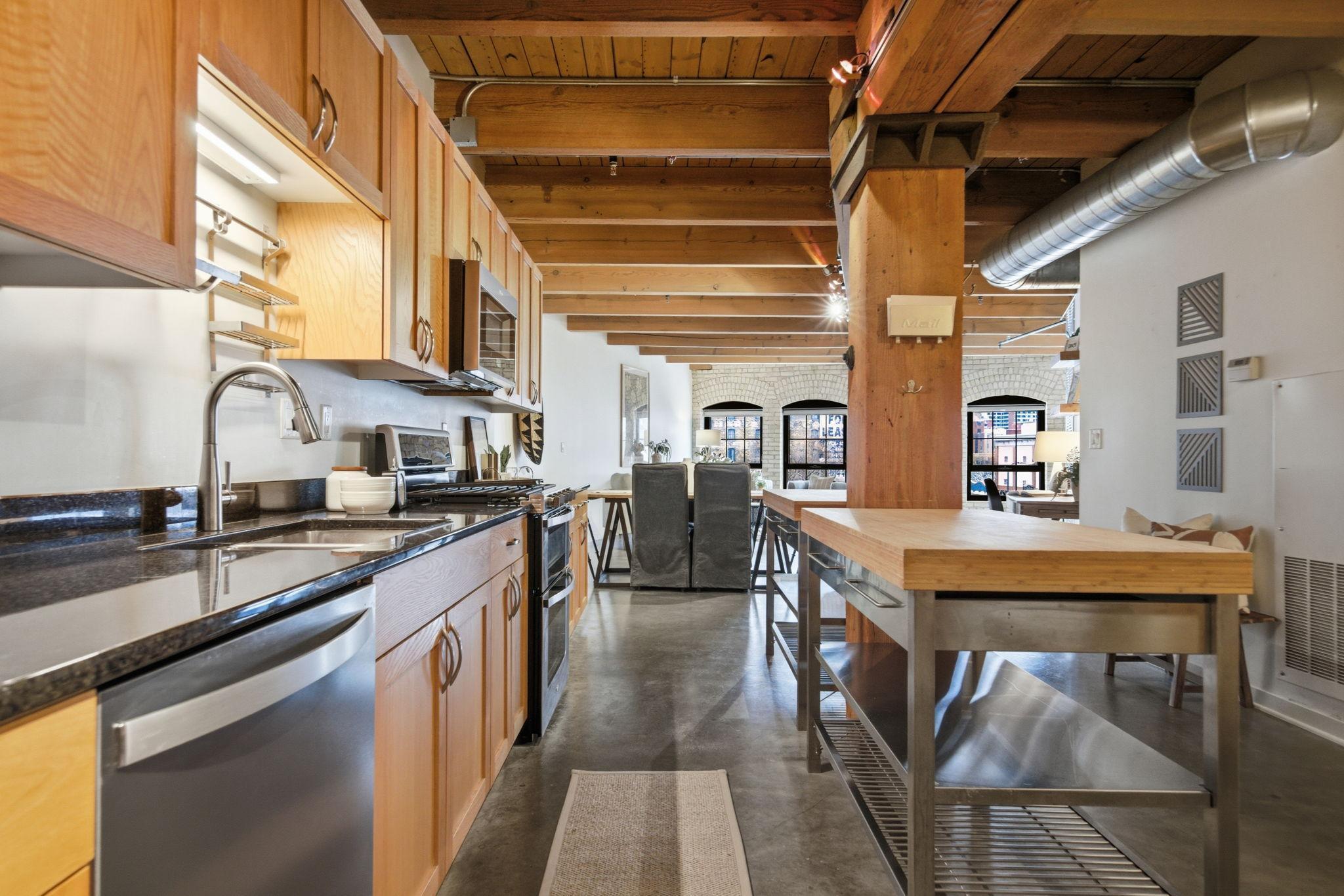 404 Washington Avenue N 304