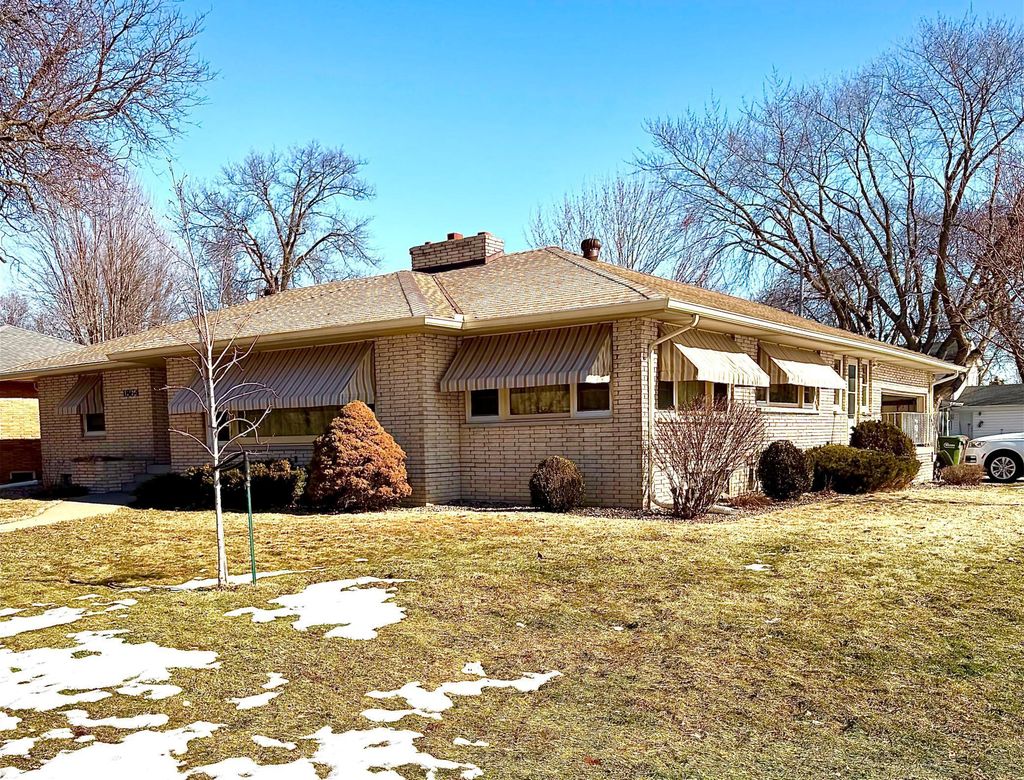 Photo of 1864 Albert Street N, Falcon Heights, MN 55113 (MLS # 7020914)