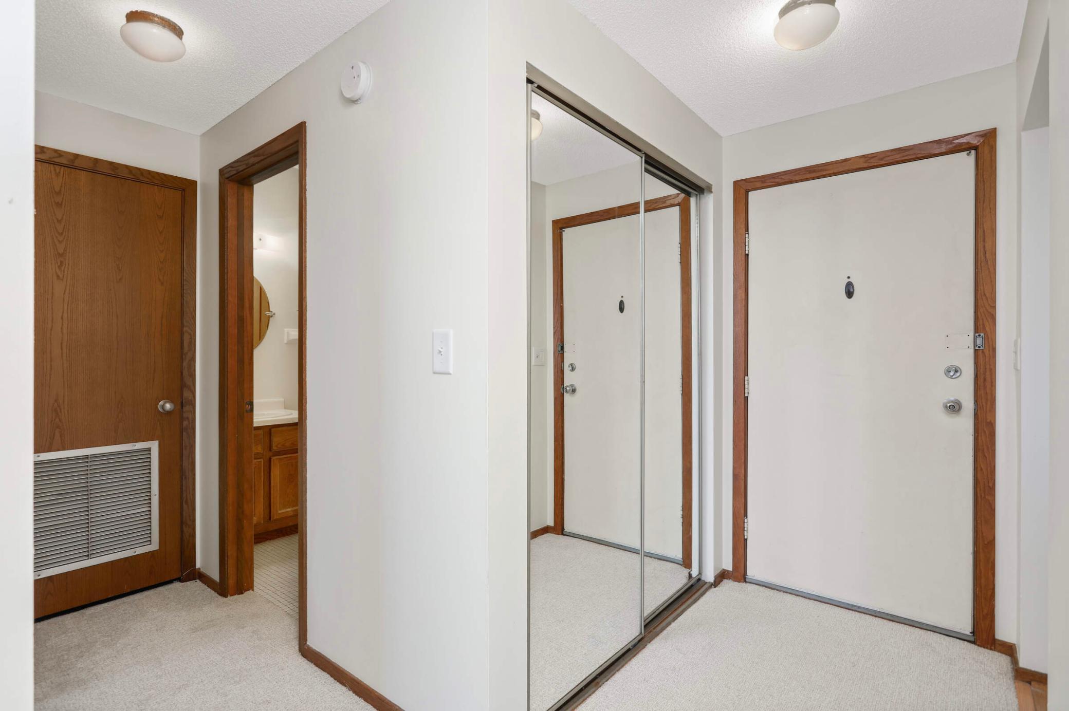 66 9th Street E 2714