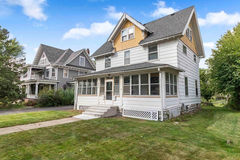 1437 Englewood Avenue Saint Paul MN 55104