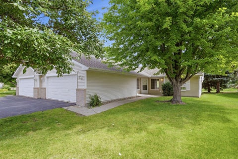 Photo of 817 Greensview Court NW, Hutchinson, MN 55350 (MLS # 7136010)