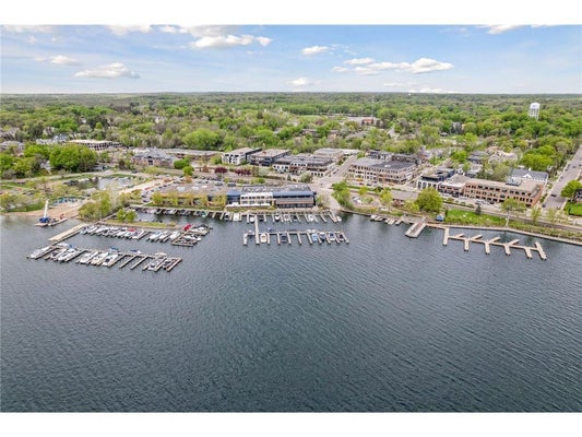 275 LAKE ST E APT 302, WAYZATA, MN 55391 - Image 025ddf8a684a4a0973b81a705da45fa9/478143722
