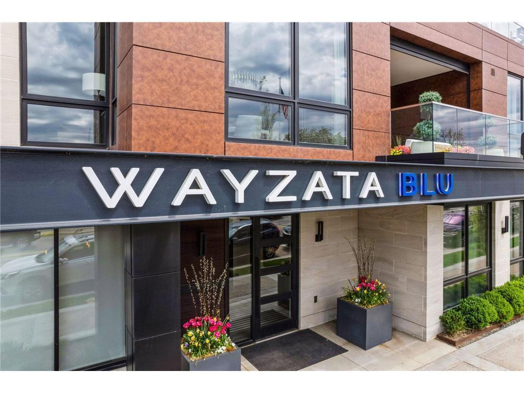 275 Lake Street E 302