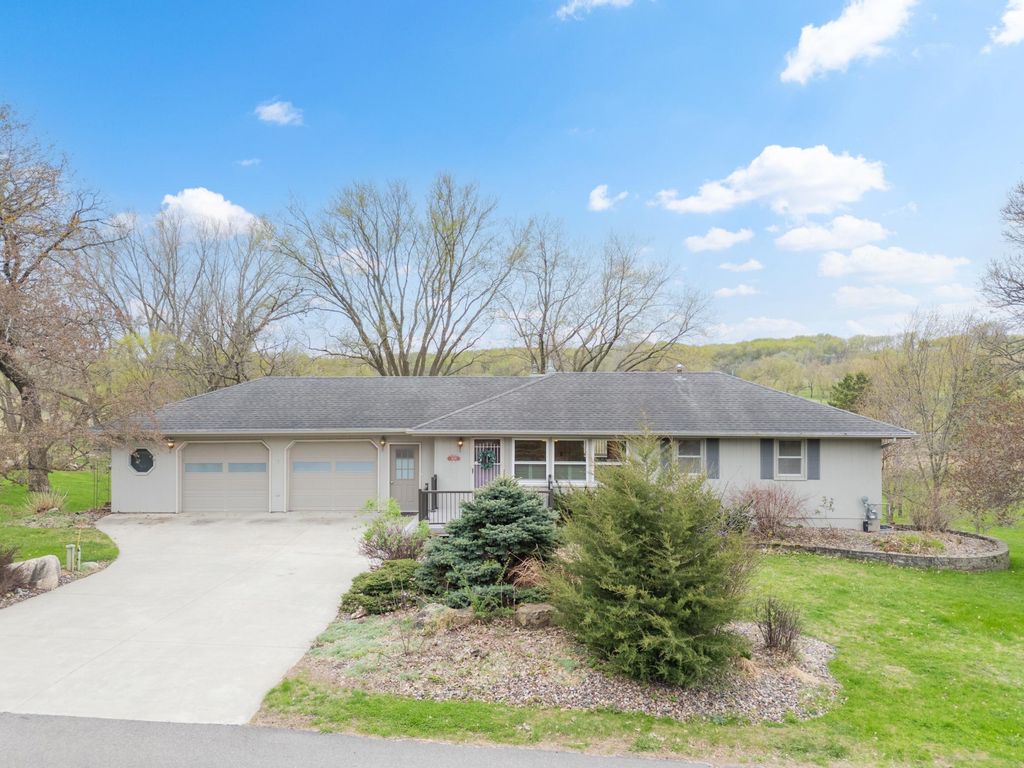 Photo of 3928 Oak Park Circle SE, Rochester, MN 55904 (MLS # 7062418)
