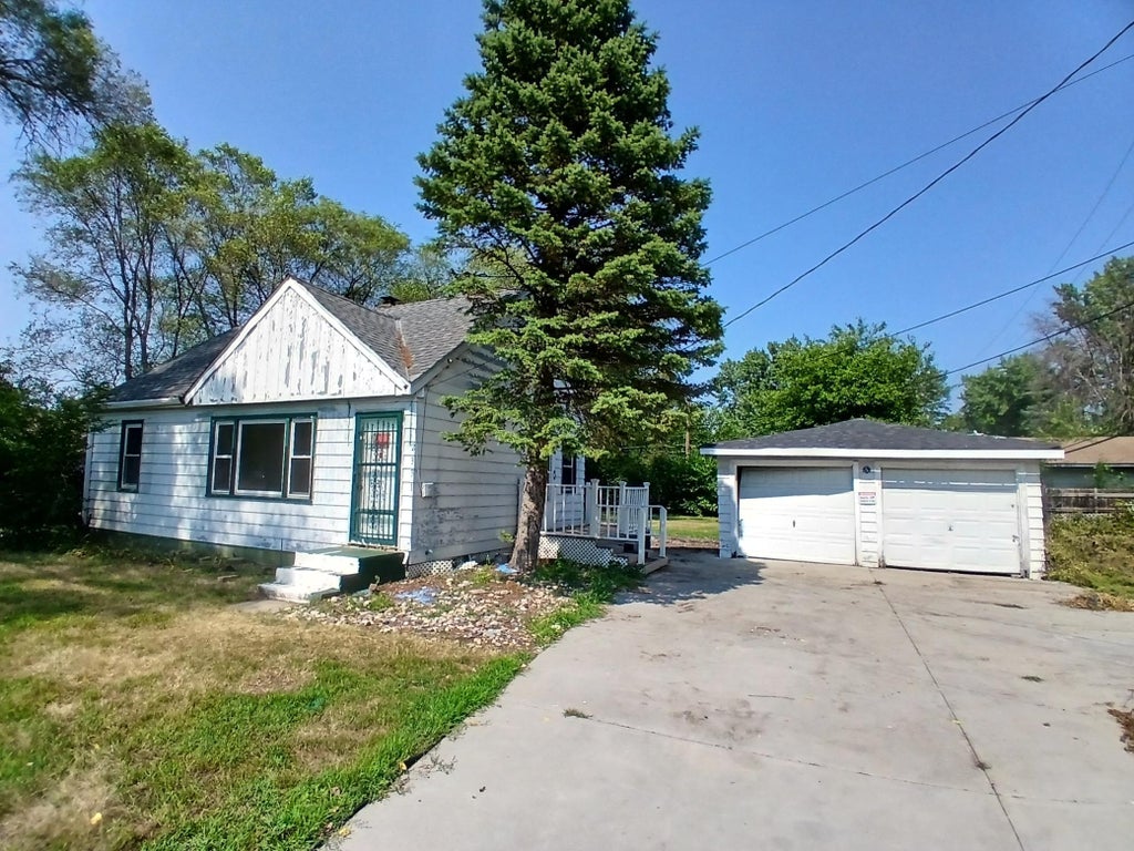 Photo of 2331 Coon Rapids Boulevard NW, Coon Rapids, MN 55433 (MLS # 7121088)
