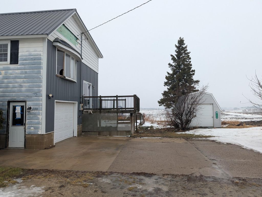 Photo of 740 E Broadway, Plainview, MN 55964 (MLS # 7002527)