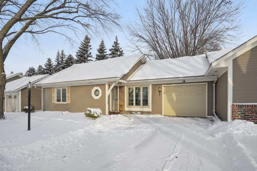 Photo of 18 Somerset Drive, Waconia, MN 55387 (MLS # 7003695)