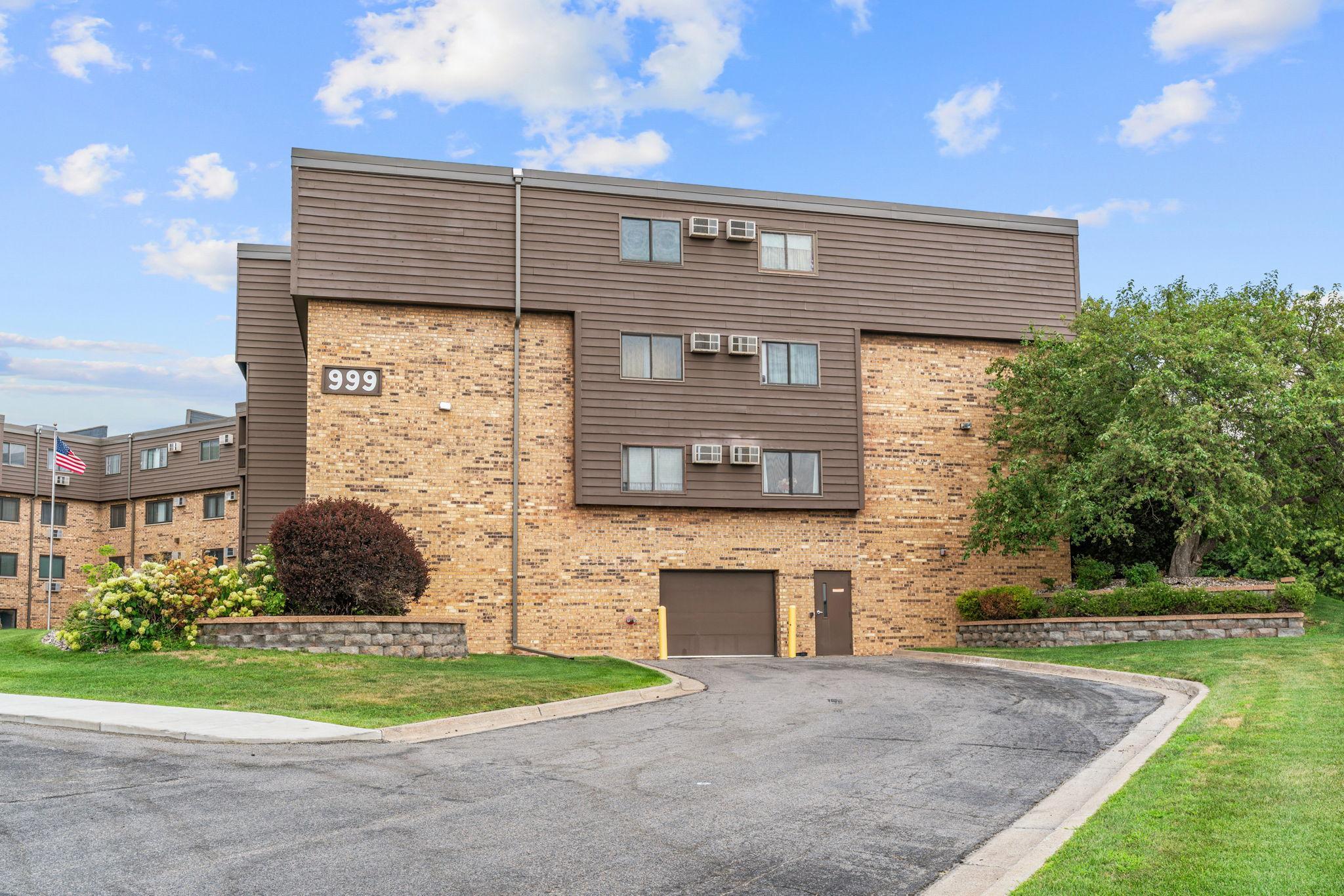 999 41st Ave NE Avenue NE 114