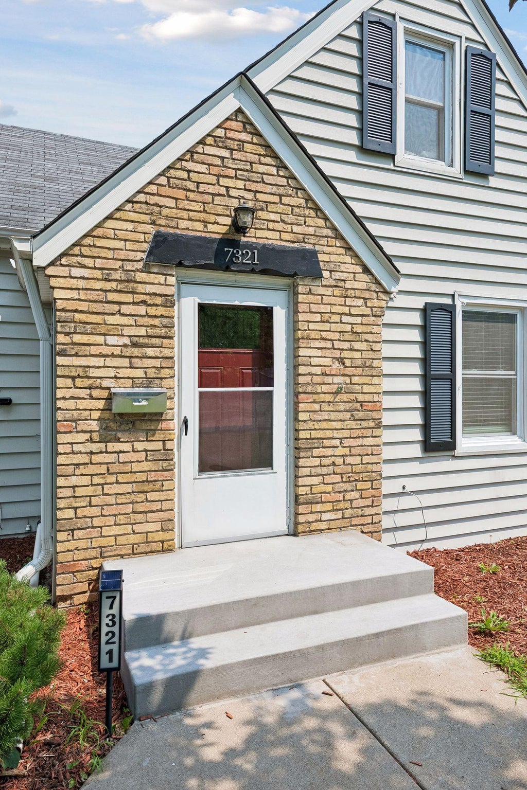 Photo of 7321 Portland Avenue, Richfield, MN 55423 (MLS # 7035734)