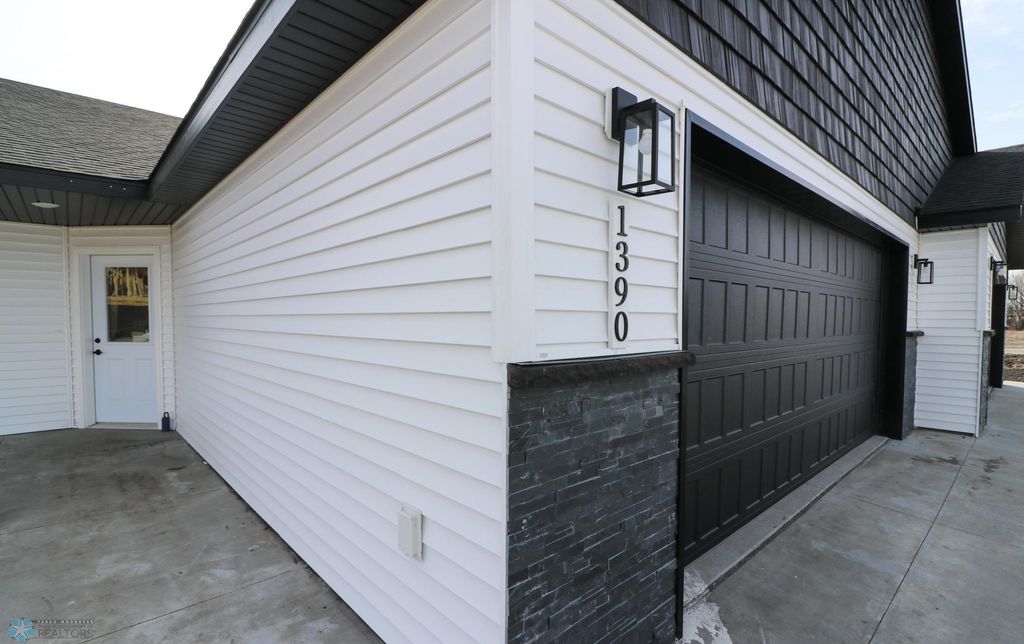 Photo of 1390 Prairie Lane Ln, Wahpeton, ND 58075 (MLS # 6646777)