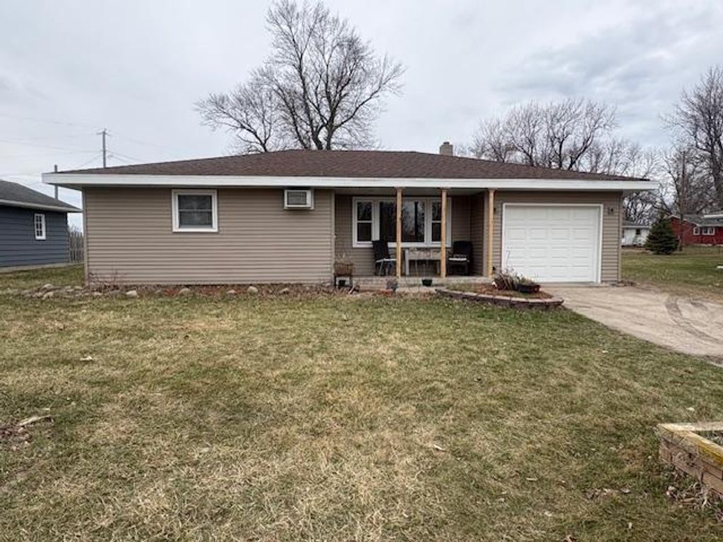 Photo of 300 6th Street W, Hector, MN 55342 (MLS # 7052569)