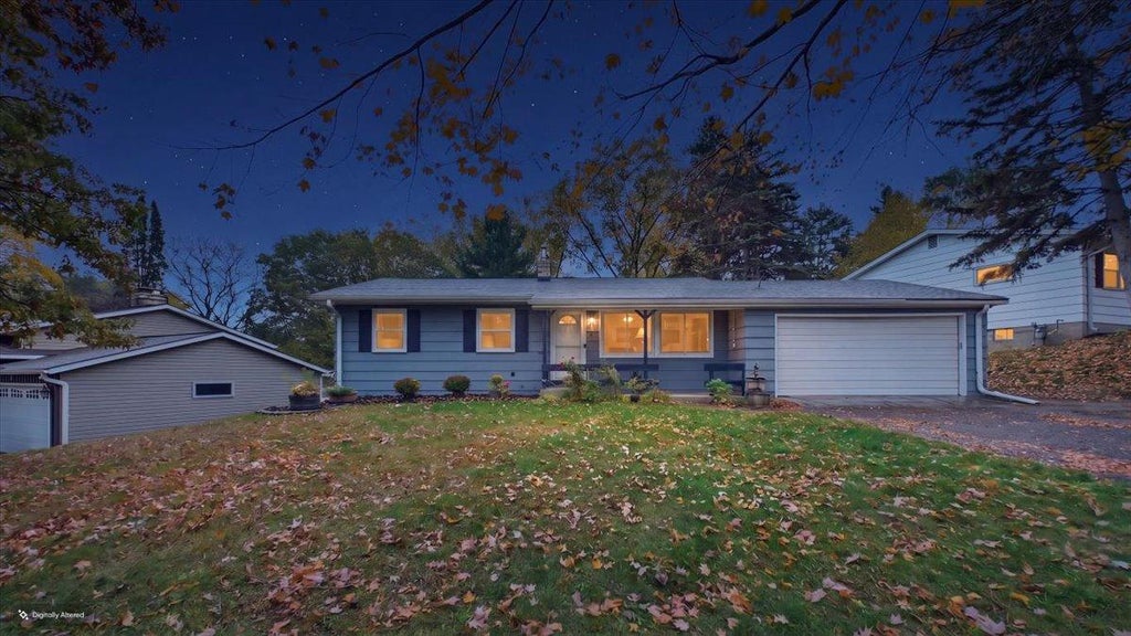 Photo of 3624 Rolling View Drive, White Bear Lake, MN 55110 (MLS # 7148228)