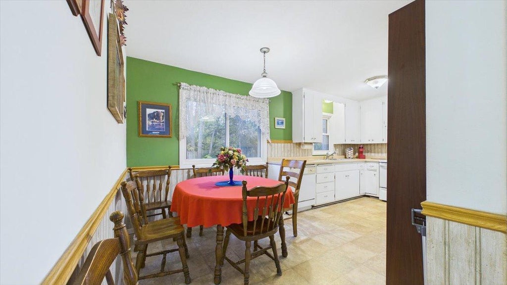 Photo of 3624 Rolling View Drive, White Bear Lake, MN 55110 (MLS # 7148228)