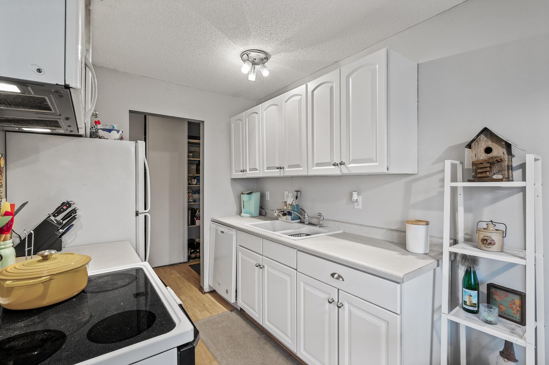 4500 Cedar Lake Road S 8