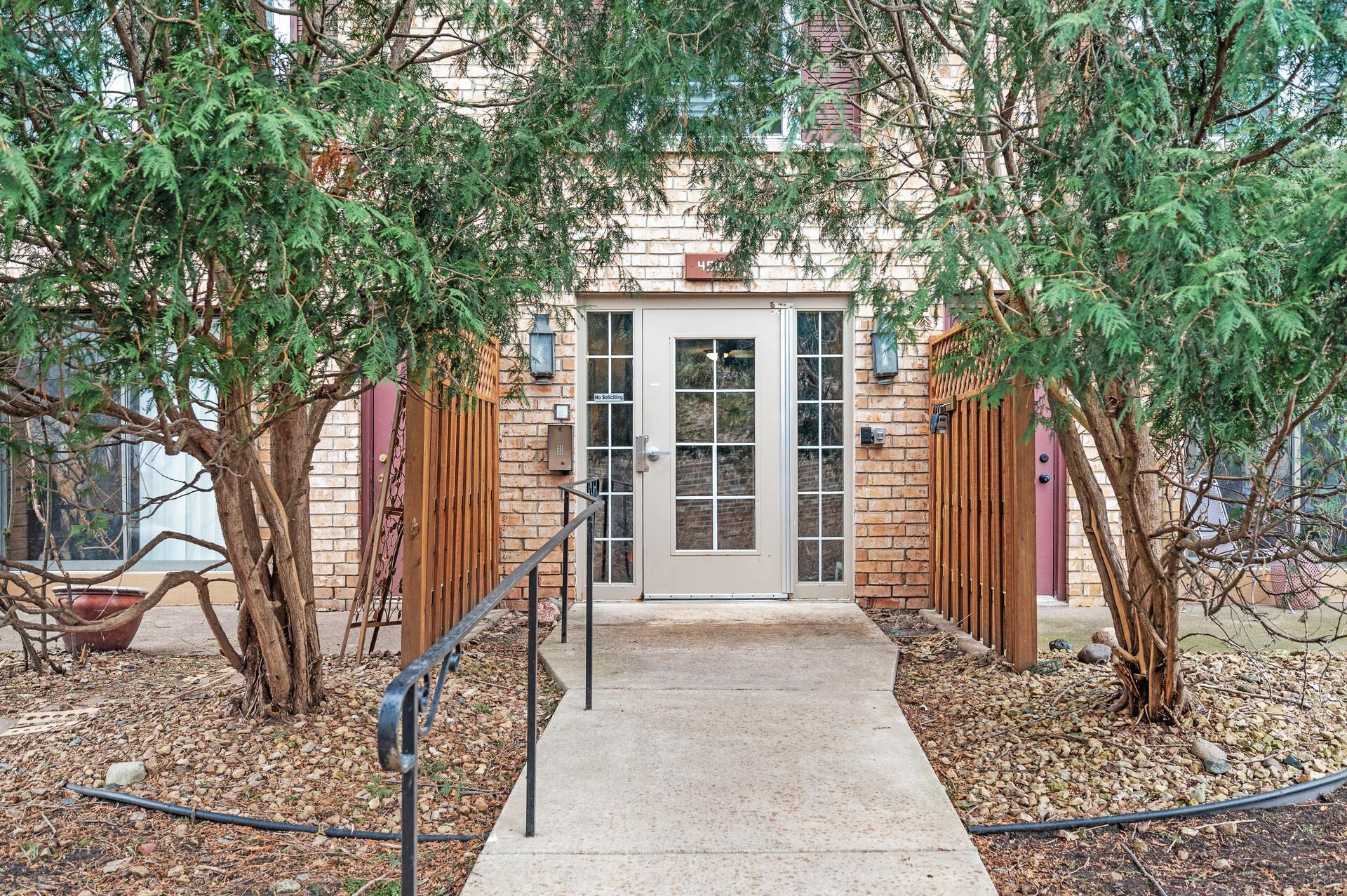 4500 Cedar Lake Road S 8