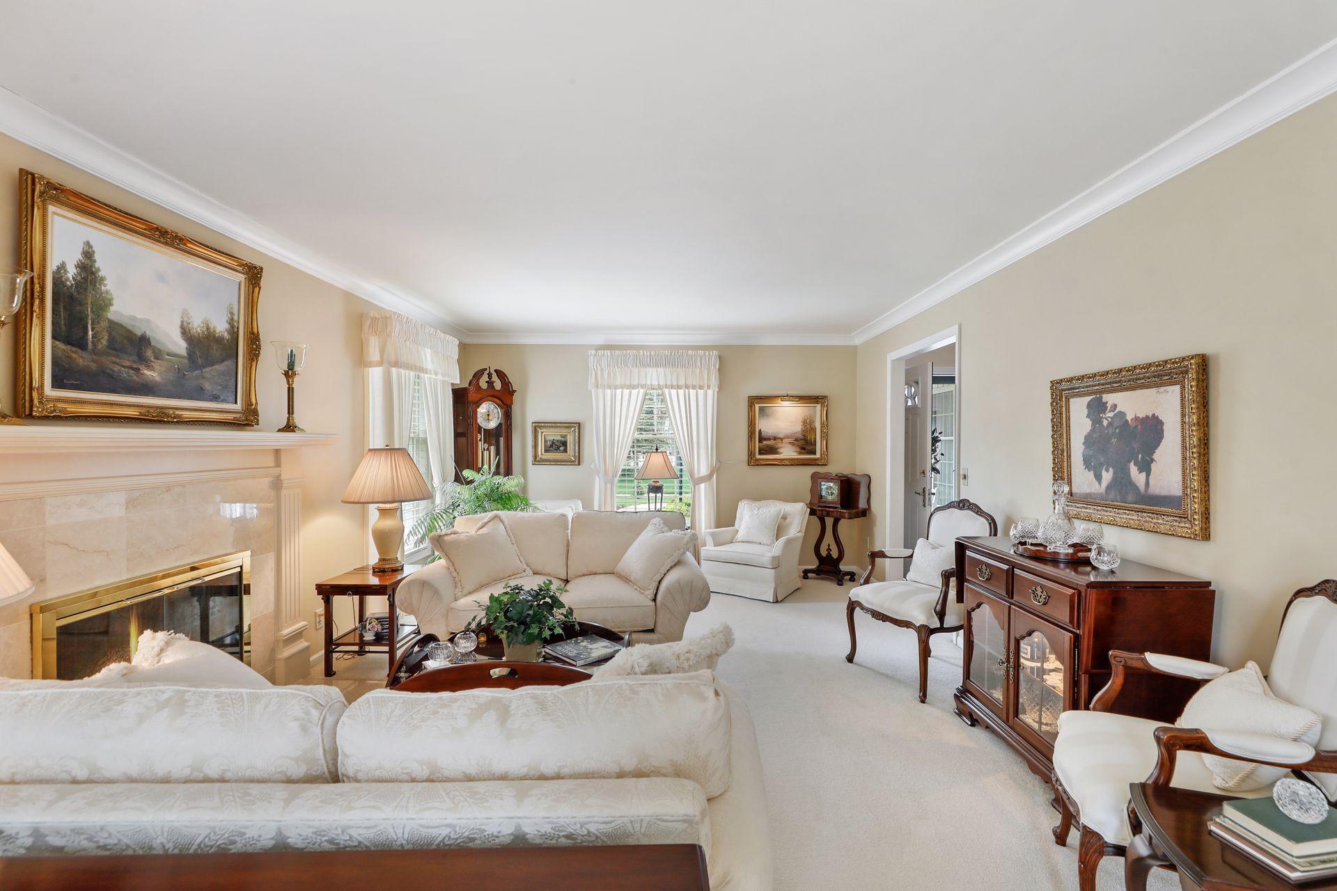 8160 Emerald Lane