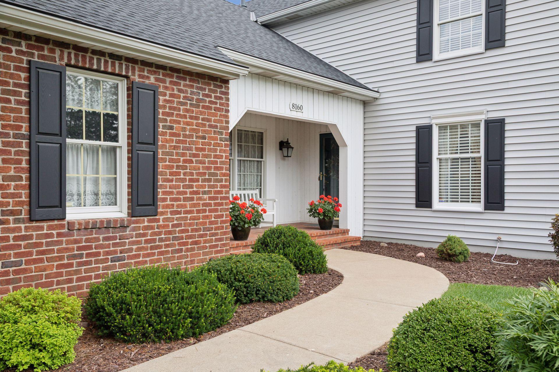 8160 Emerald Lane