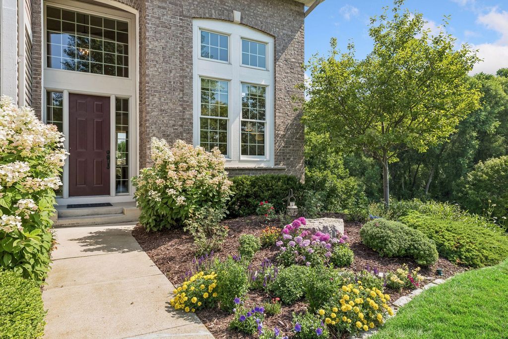 Photo of 7569 Ridgeview Point, Chanhassen, MN 55317 (MLS # 7105077)