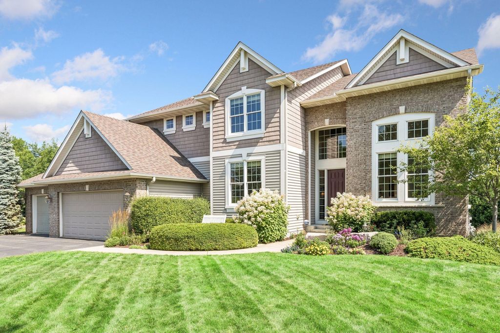 Photo of 7569 Ridgeview Point, Chanhassen, MN 55317 (MLS # 7105077)