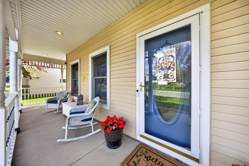 Photo of 1009 5th Avenue NW, Byron, MN 55920 (MLS # 7063600)