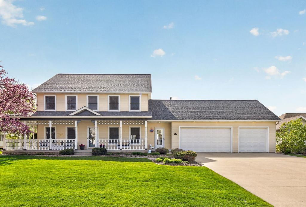 Photo of 1009 5th Avenue NW, Byron, MN 55920 (MLS # 7063600)