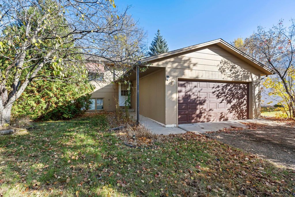 Photo of 10421 Quebec Avenue S, Bloomington, MN 55438 (MLS # 6811330)