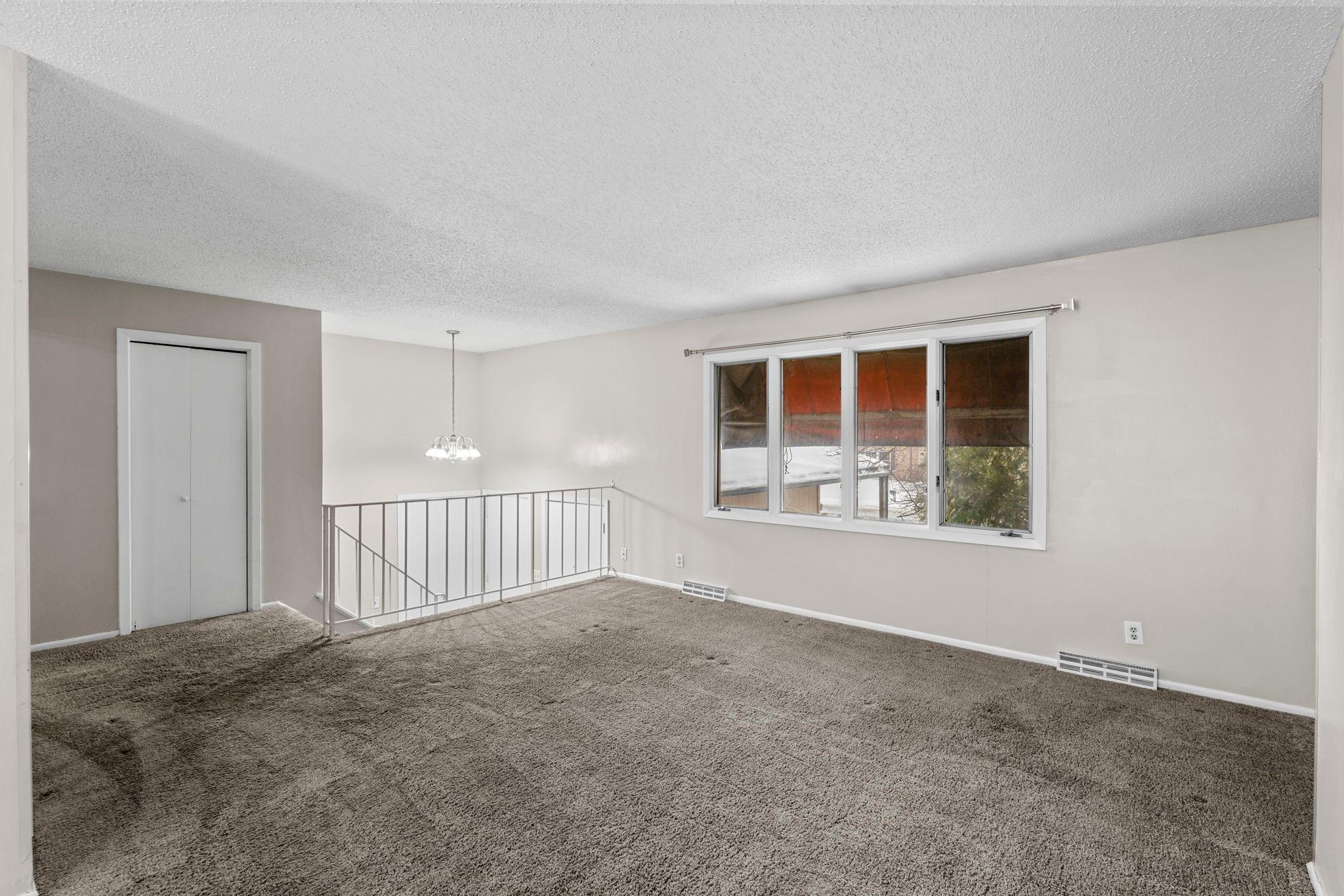 10421 Quebec Avenue S