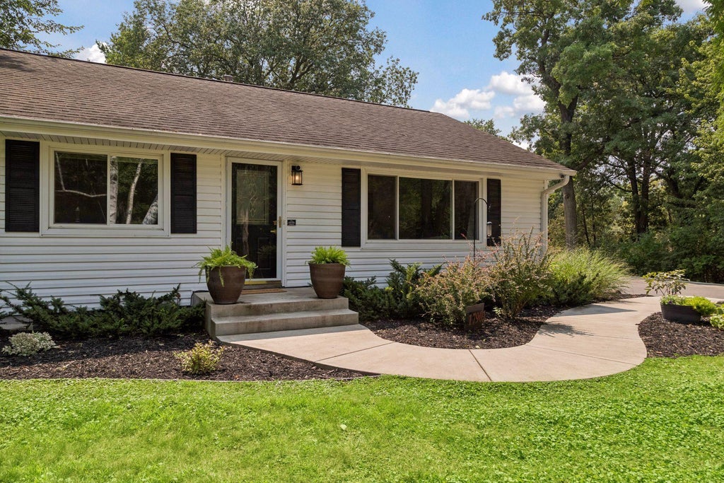 Photo of 17901 Covington Road, Minnetonka, MN 55345 (MLS # 7125319)