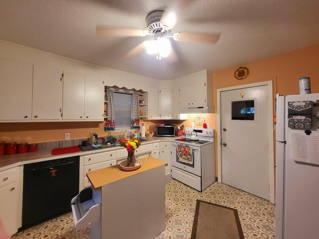 Photo of 302 2nd Avenue SE, Dilworth, MN 56529 (MLS # 6824875)