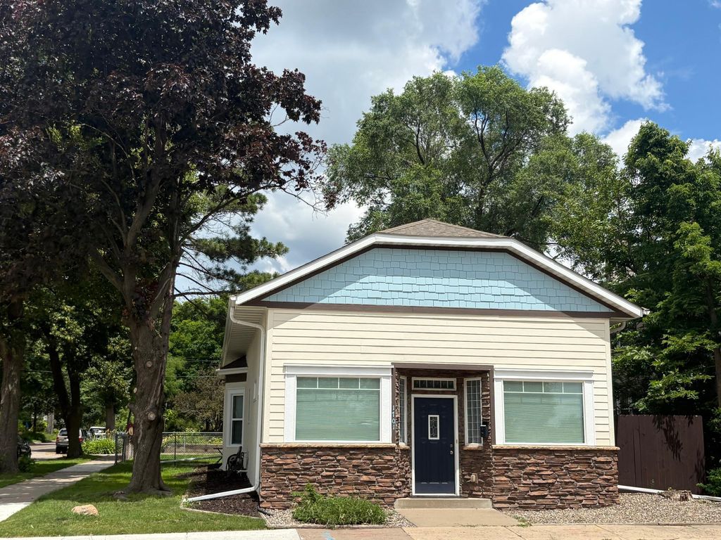 Photo of 1701 Lowry Avenue NE, Minneapolis, MN 55418 (MLS # 7092890)