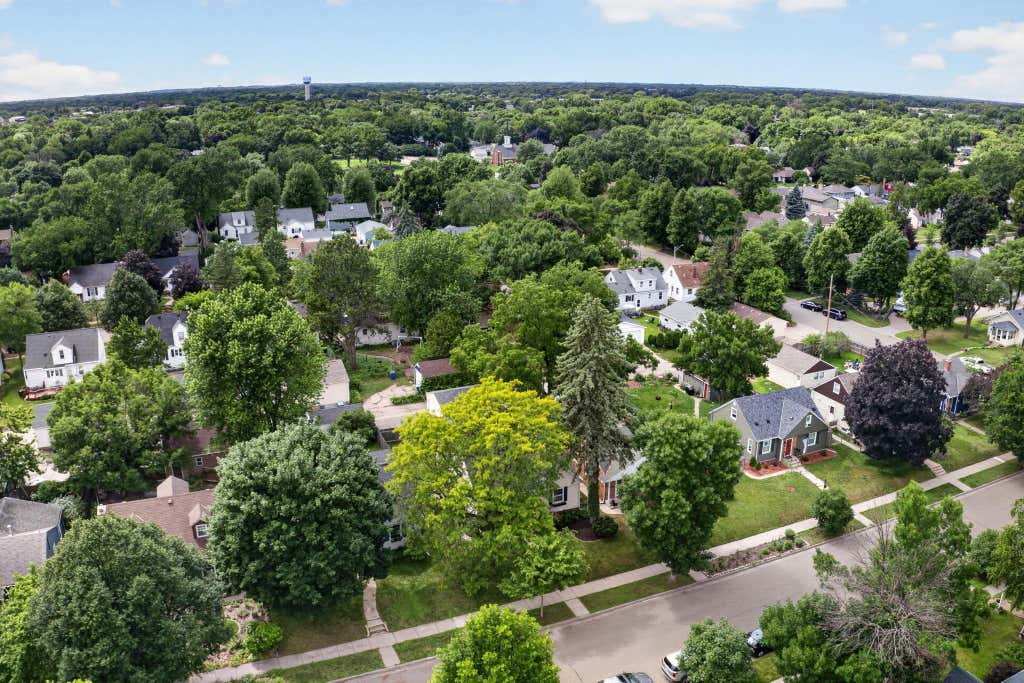 Photo of 4247 Zenith Avenue N, Robbinsdale, MN 55422 (MLS # 7095538)