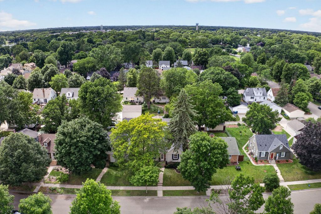 Photo of 4247 Zenith Avenue N, Robbinsdale, MN 55422 (MLS # 7095538)