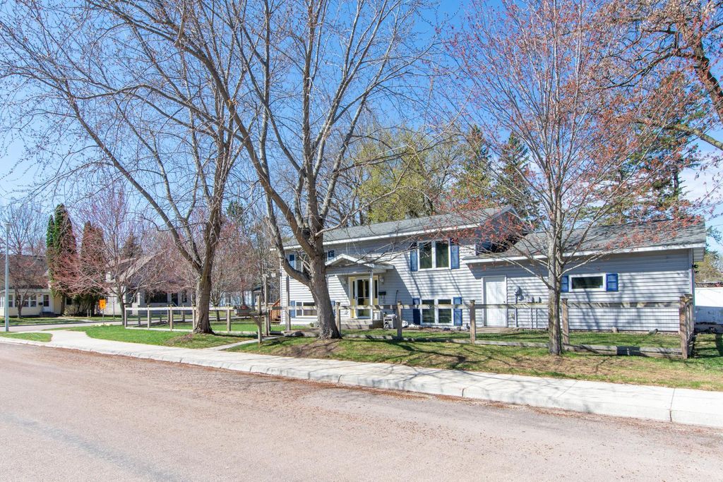 Photo of 1521 Pine Street, Brainerd, MN 56401 (MLS # 7064745)