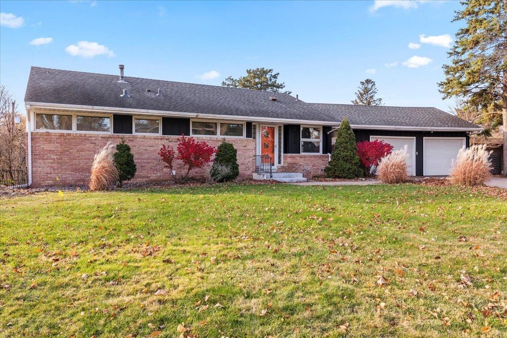 Photo of 5528 Merritt Circle, Edina, MN 55436 (MLS # 6826878)