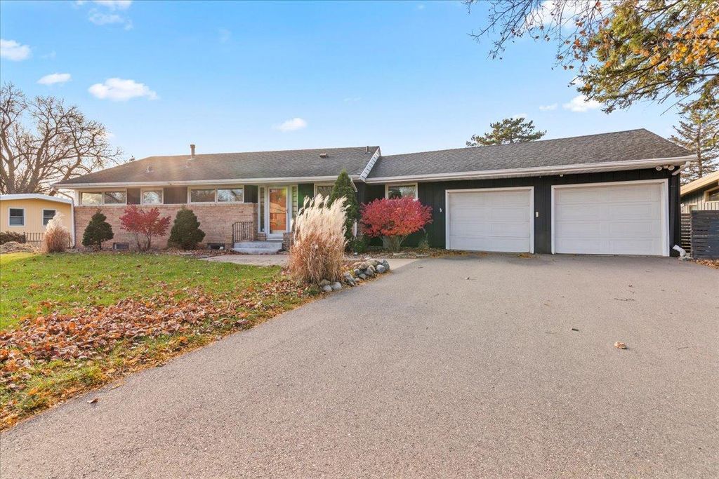 Photo of 5528 Merritt Circle, Edina, MN 55436 (MLS # 6826878)