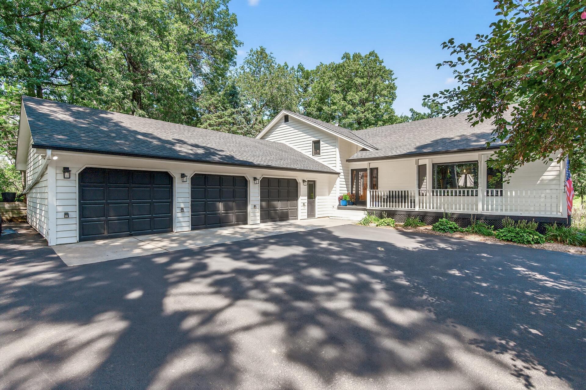 8727 Demontreville Trail N