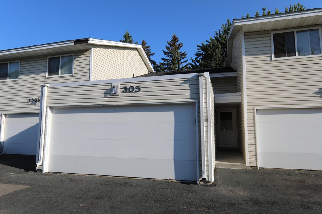 Photo of 305 Shawnee Trail, Shakopee, MN 55379 (MLS # 7035300)