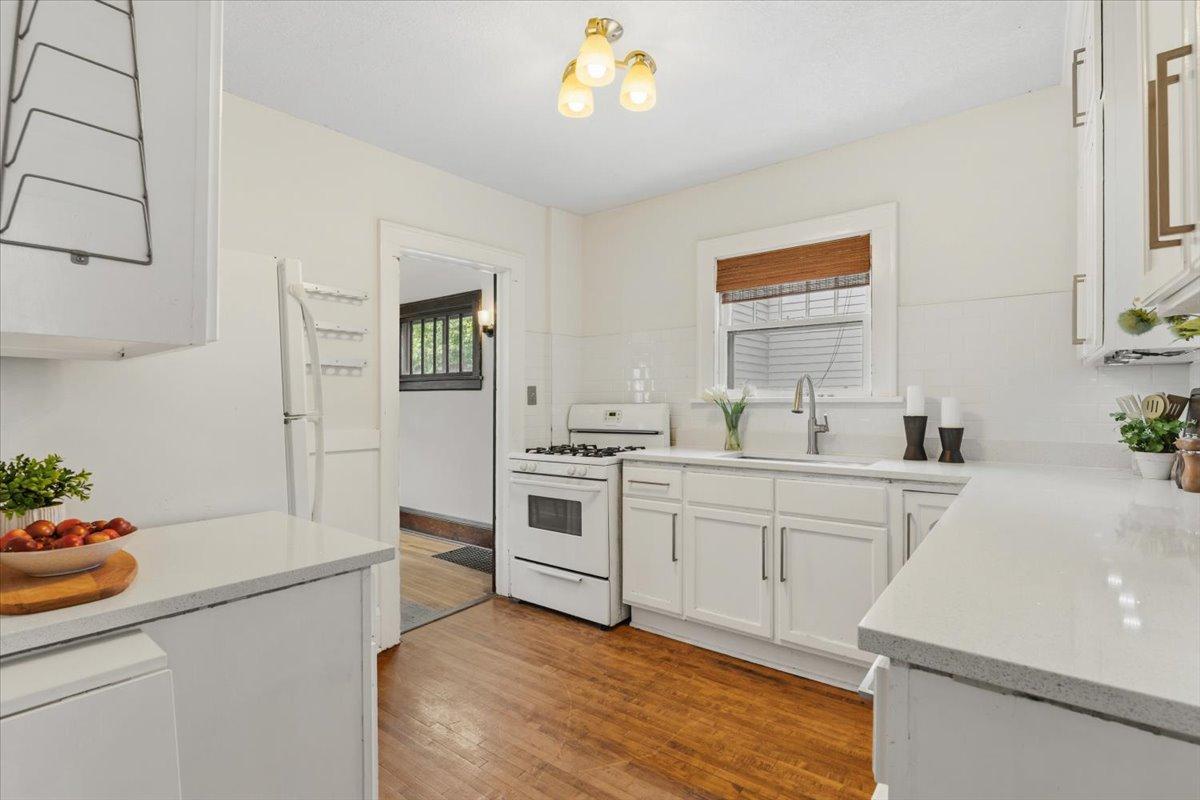399 Curtice Street E