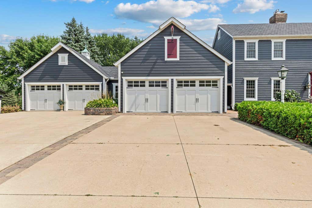 Photo of 1001 Windcrest Drive SE, New Prague, MN 56071 (MLS # 7126098)