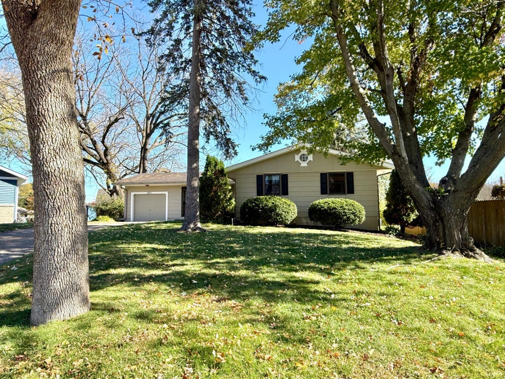 Photo of 1211 Archibald Court, Northfield, MN 55057 (MLS # 7162355)