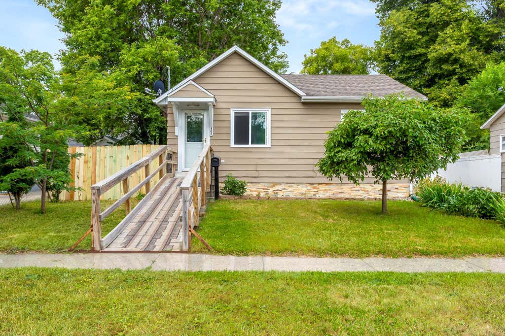 Photo of 405 14th Street N, Moorhead, MN 56560 (MLS # 7116440)
