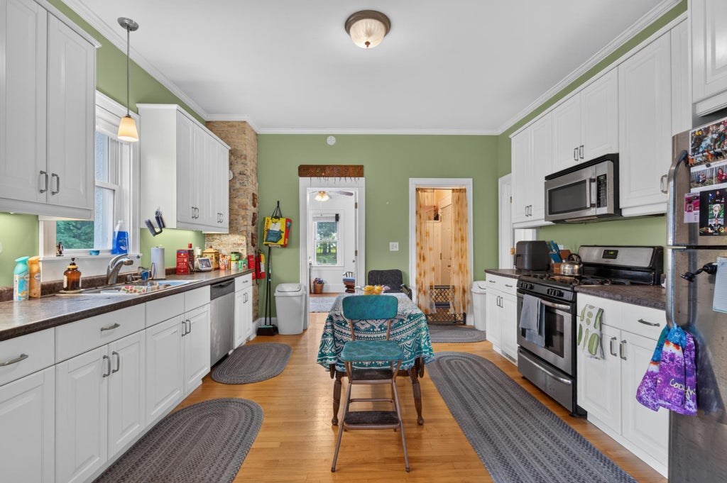 Photo of 444-446 Madison Street NE, Minneapolis, MN 55413 (MLS # 7105425)