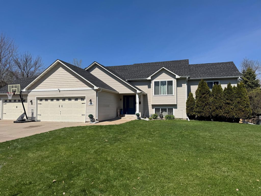 Photo of 7478 31st Street N, Oakdale, MN 55128 (MLS # 7058347)