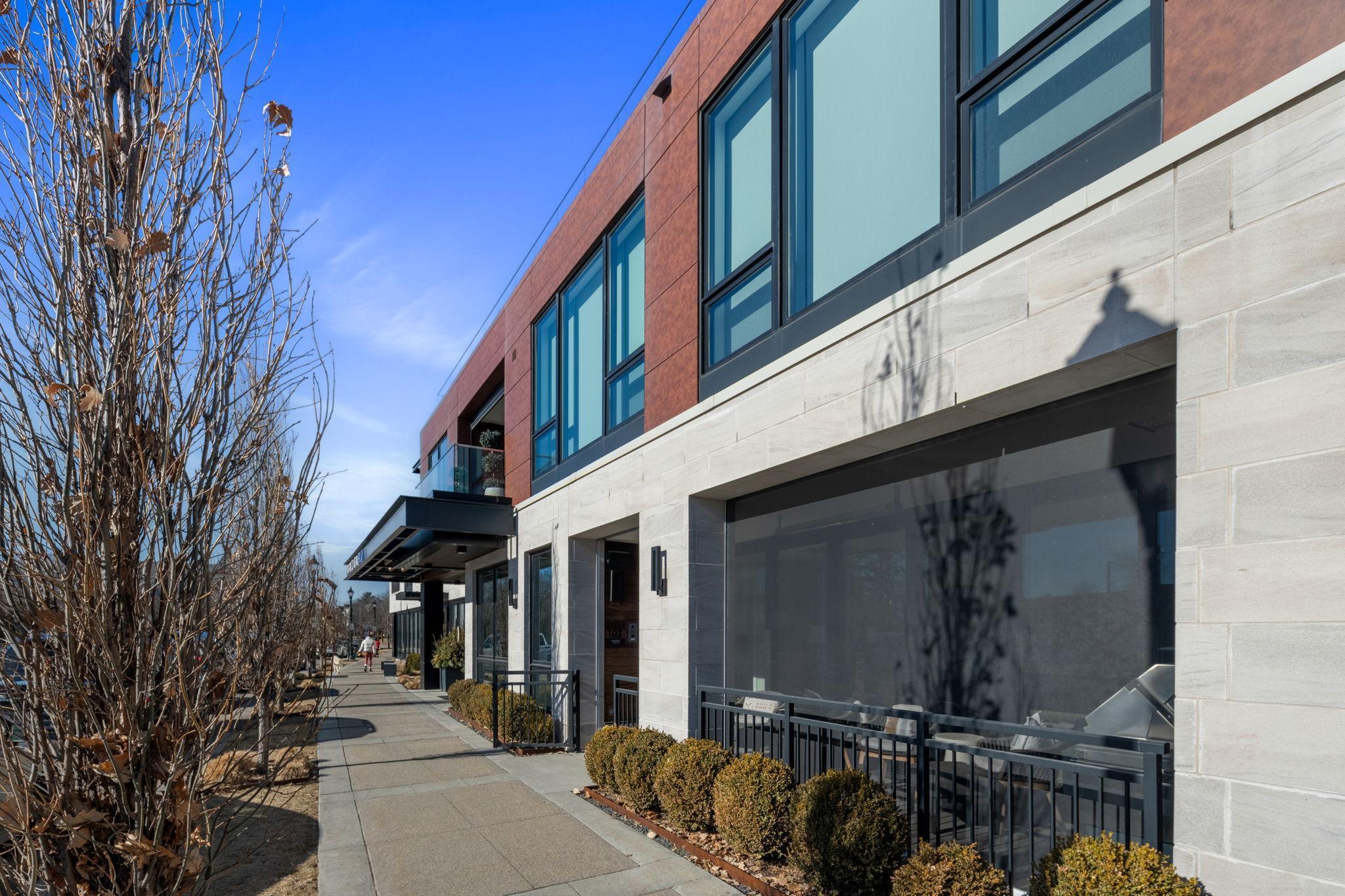 275 Lake Street E 103