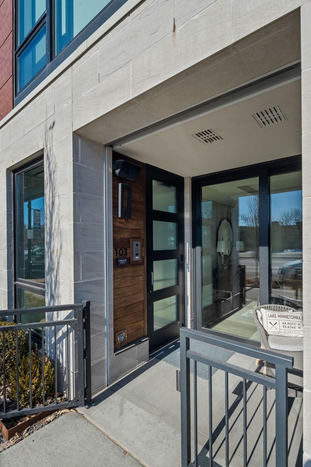 275 Lake Street E 103
